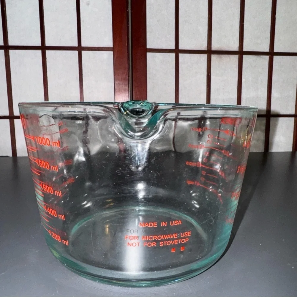Pyrex 4 Cups 32 Oz 1000 ML 1 QT Large Clear Glass Measuring Bowl Cup Red USA - Picture 9 of 16